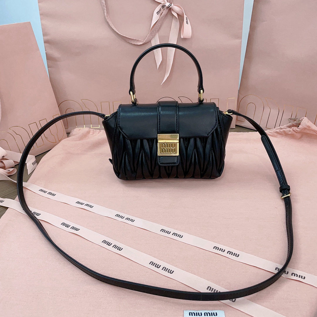 MIUMIU