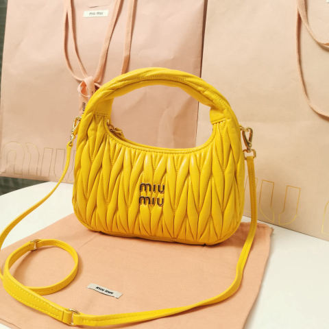 MIUMIU