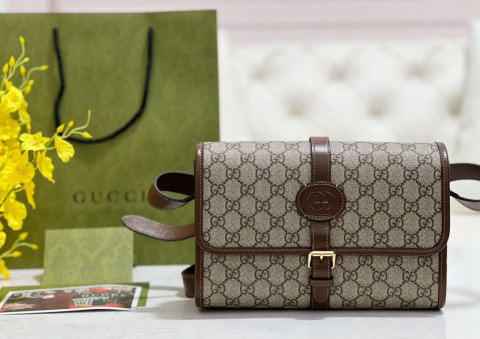 Gucci double G print messenger bag