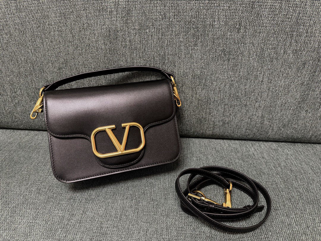 VALENTINO GARAVANI LOCÒ
