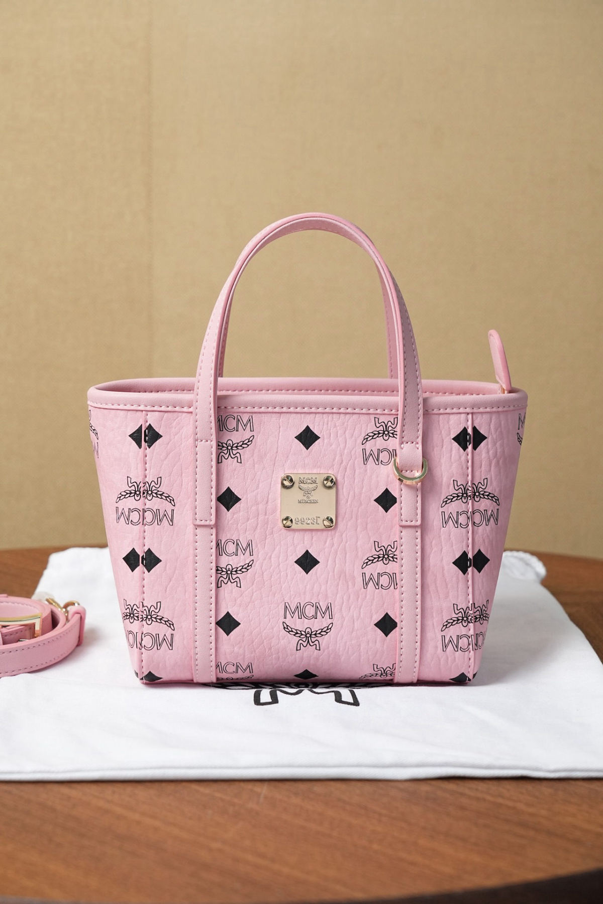 mcm toni visetos x-mini shopping basket