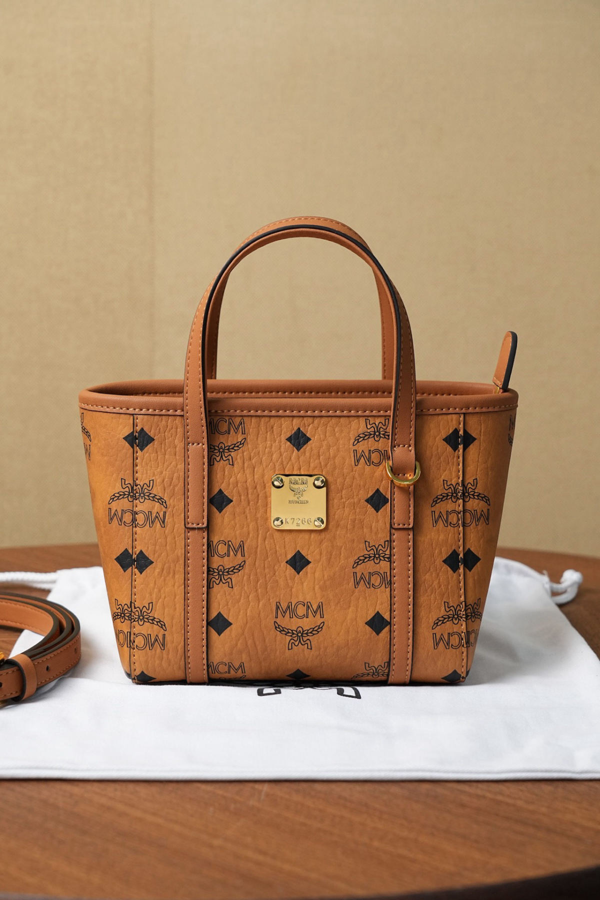 mcm toni visetos x-mini shopping basket