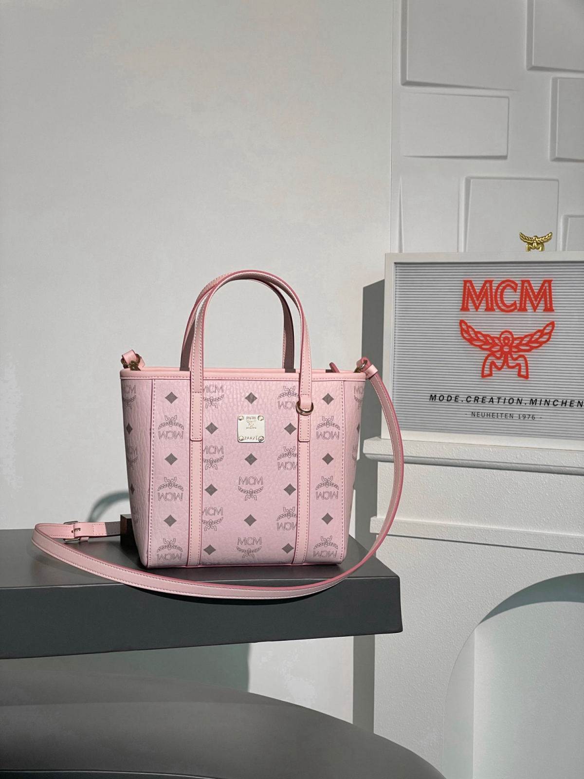 MCM AREN VISETOS MINI New Light Pink Shopping Bag/Basket