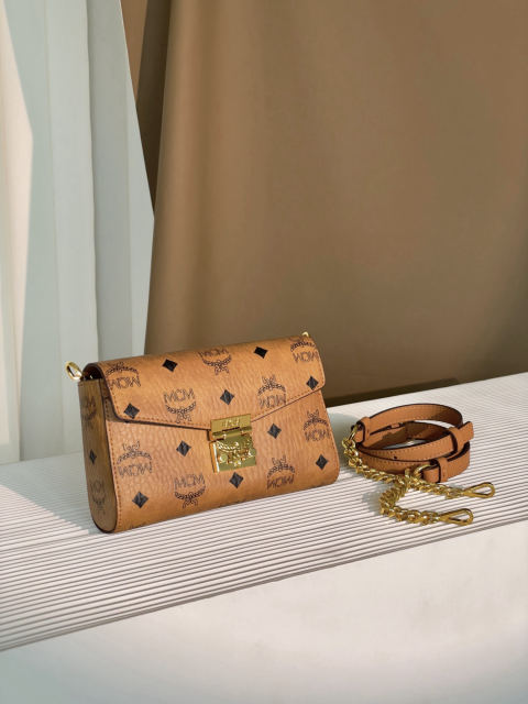 MCM TARCY VISETOS Small Chain Envelope Bag