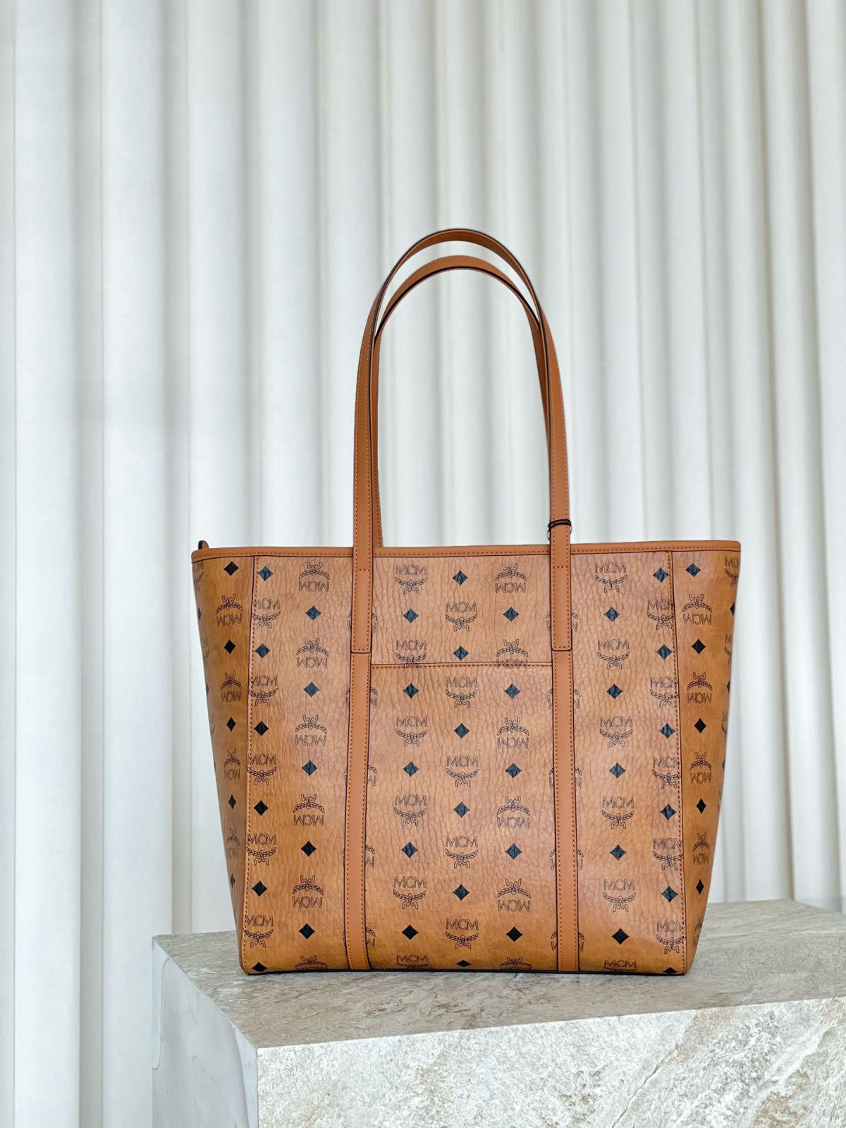 MCM AREN TONI Medium Shopping Bag/Basket