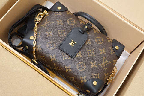 LV PETITE MALLE SOUPLE