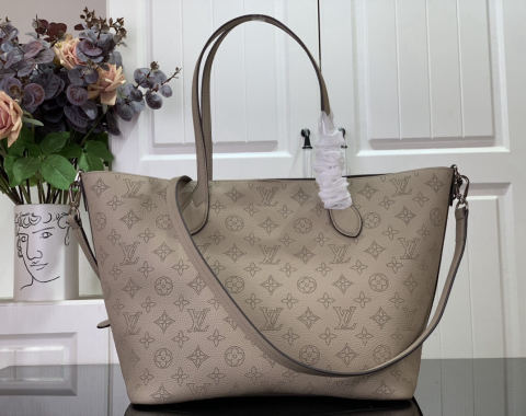LV BLOSSOM