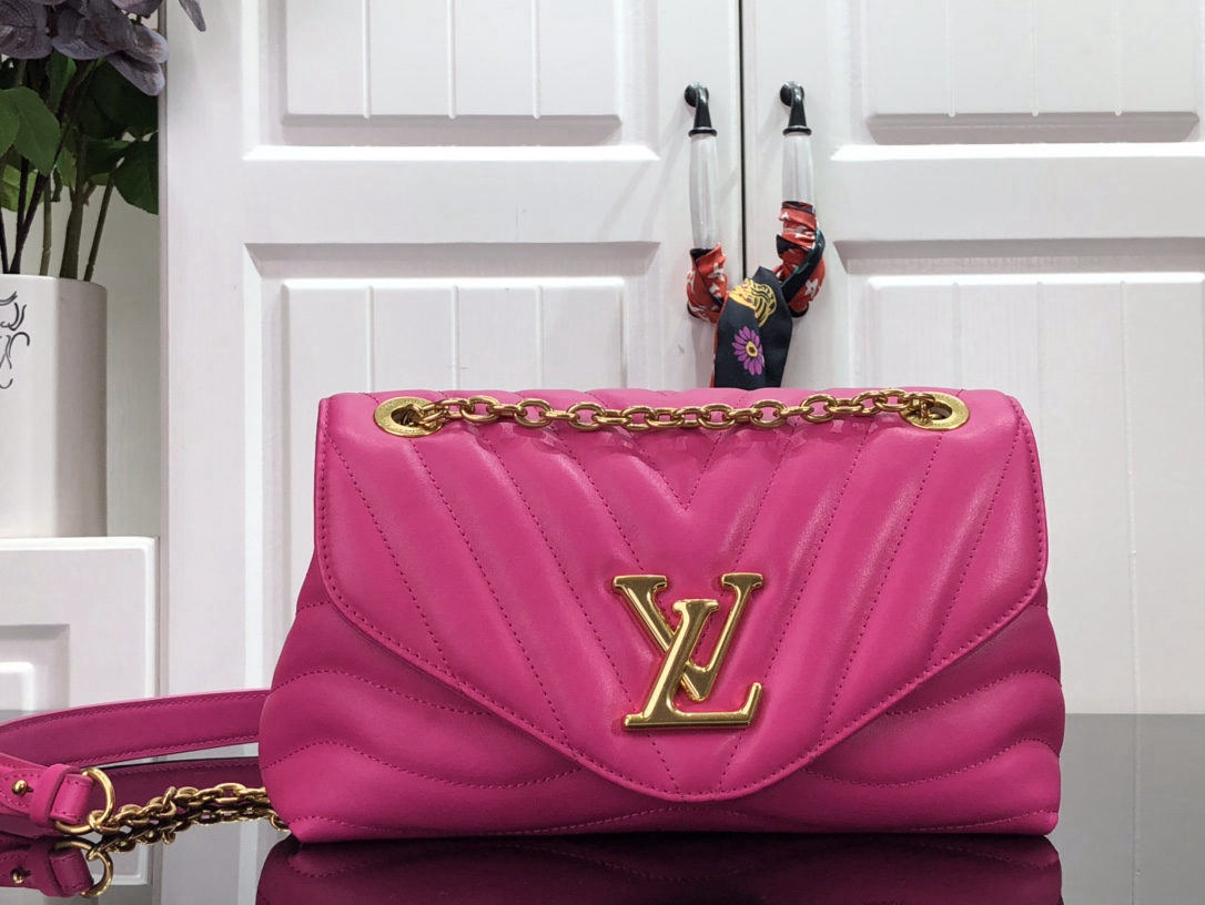 LV NEW WAVE Chain Bag