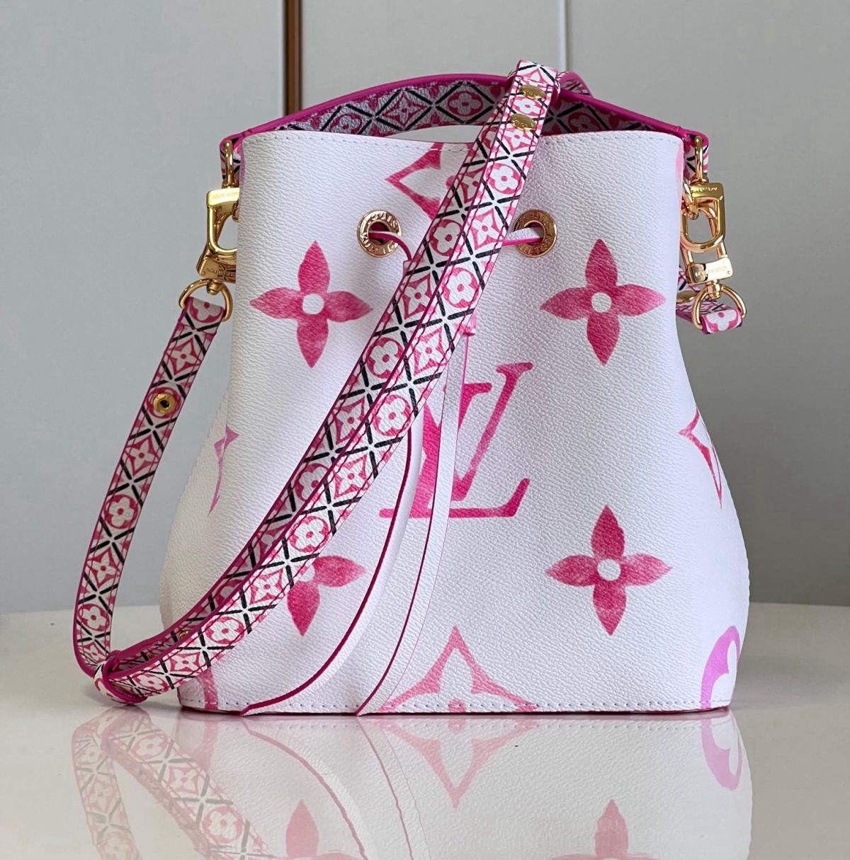 LV NeoNoE