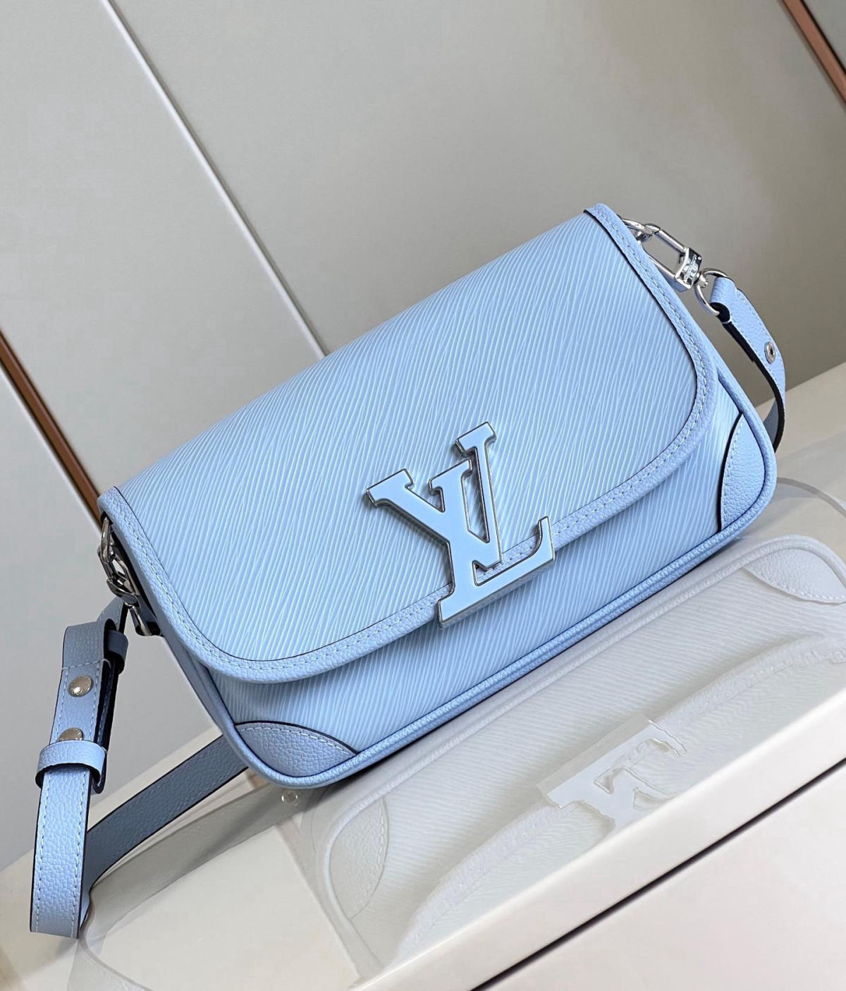 LV