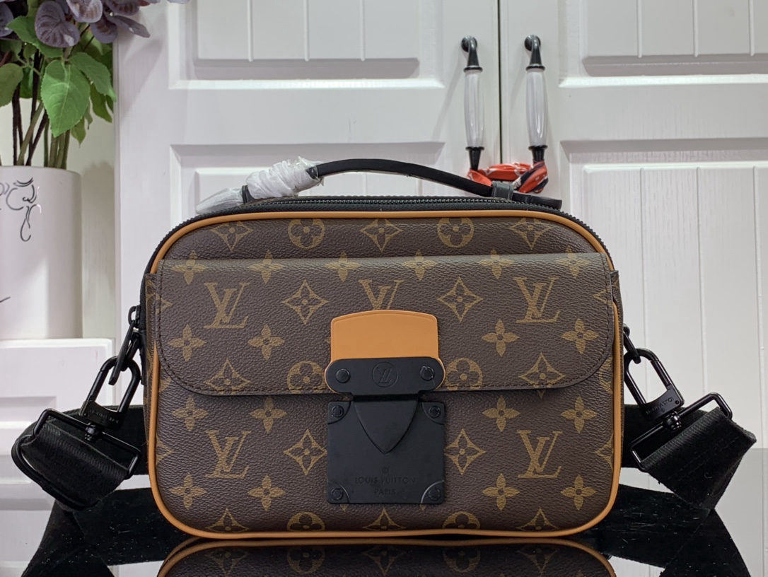 LV S LOCK messenger bag