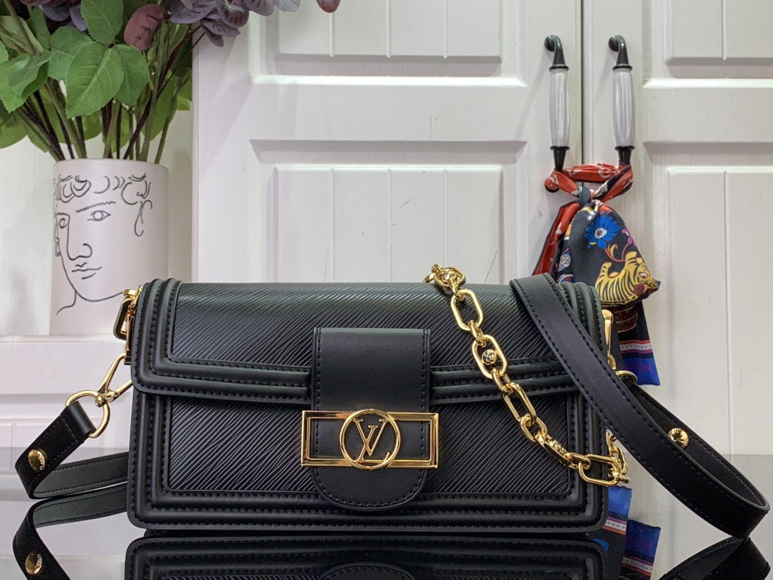 LV Dauphine East West