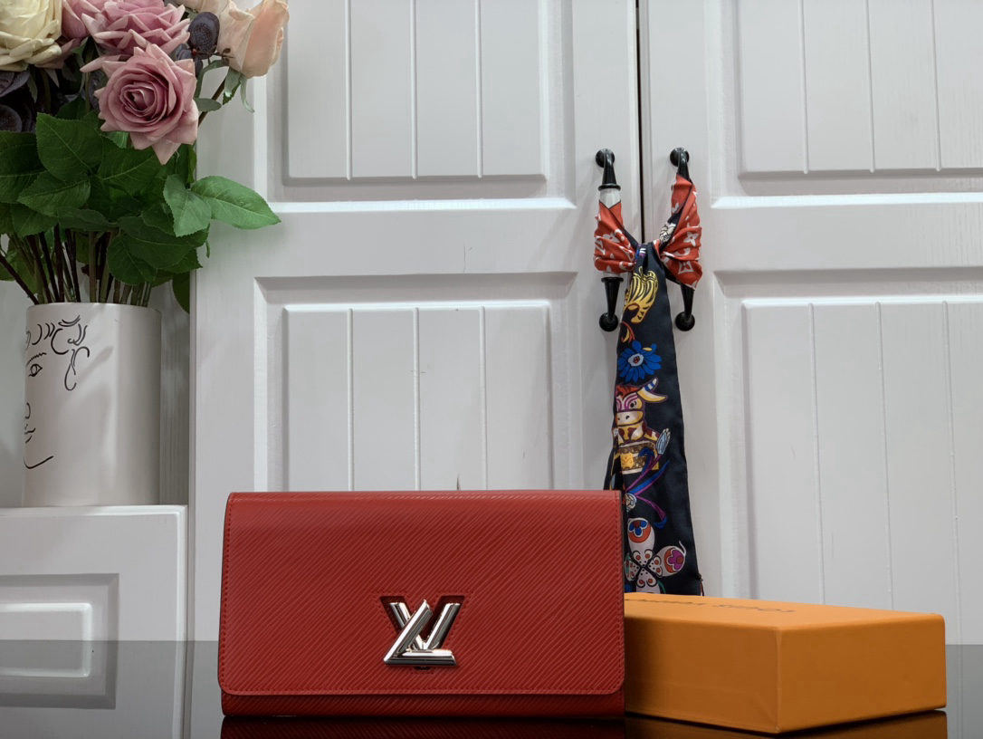 LV Twist