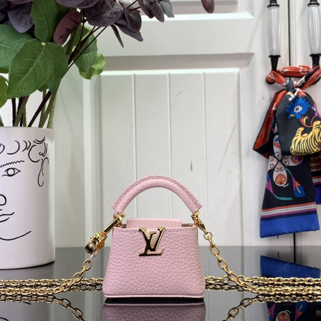 LV Capucines Super mini