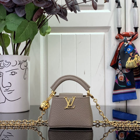 LV Capucines Super mini