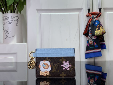 LV CHARMS