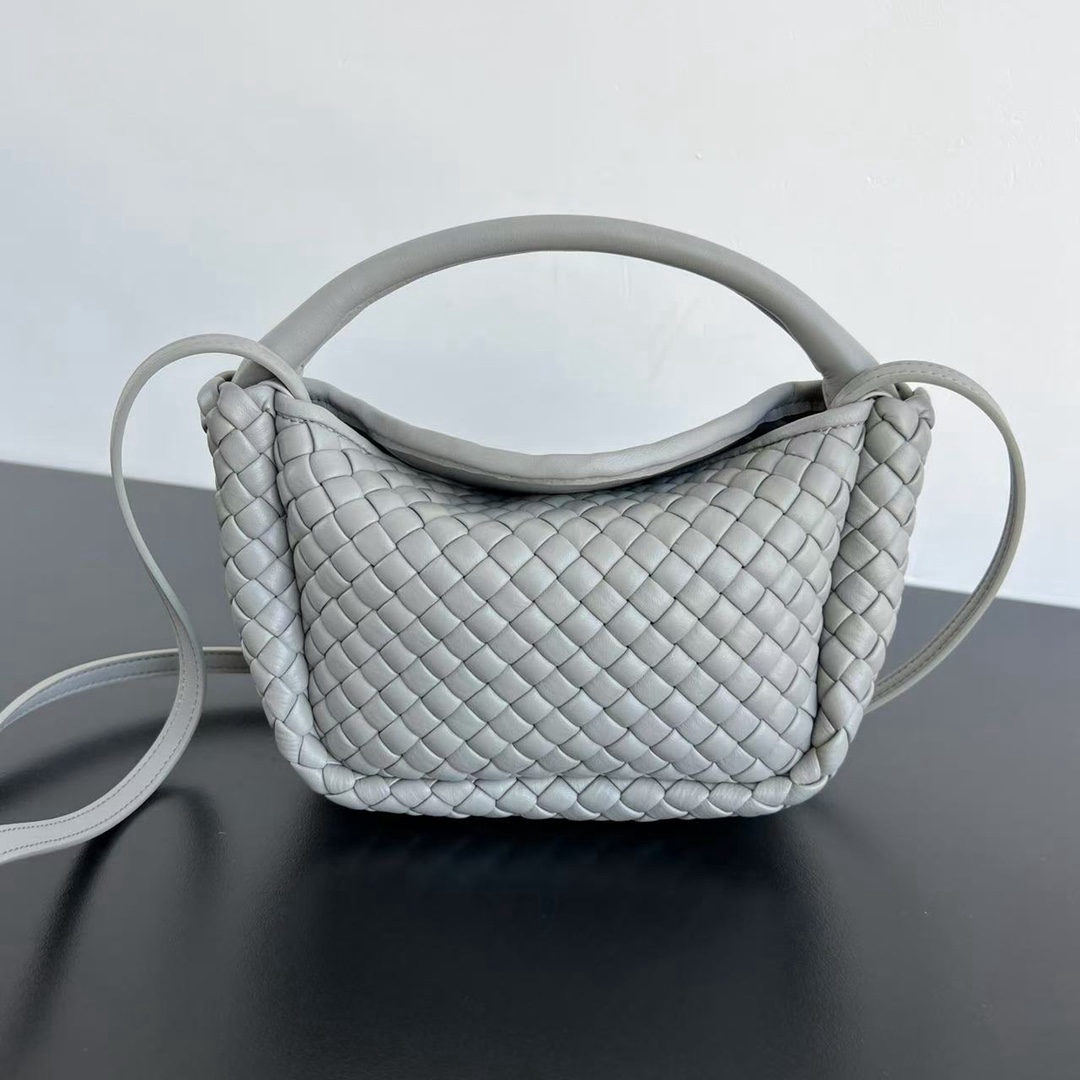 Bottega Veneta Cobble