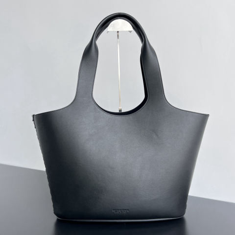 Bottega Veneta Medium Creek Tote