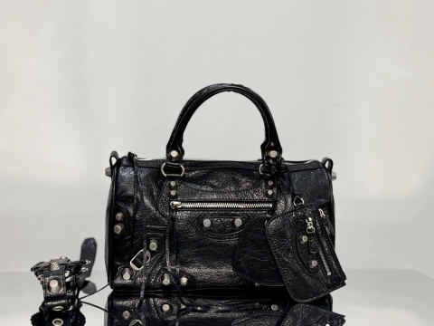 Balenciaga Le Cagole