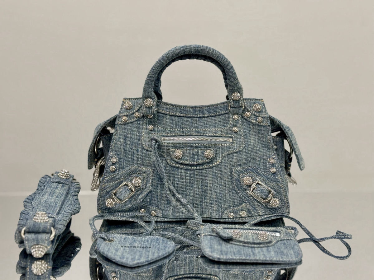 Balenciaga neo cagole motorcycle bag