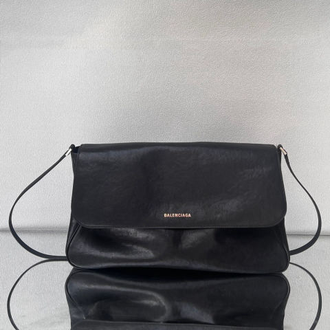 Balenciaga Grungy bag