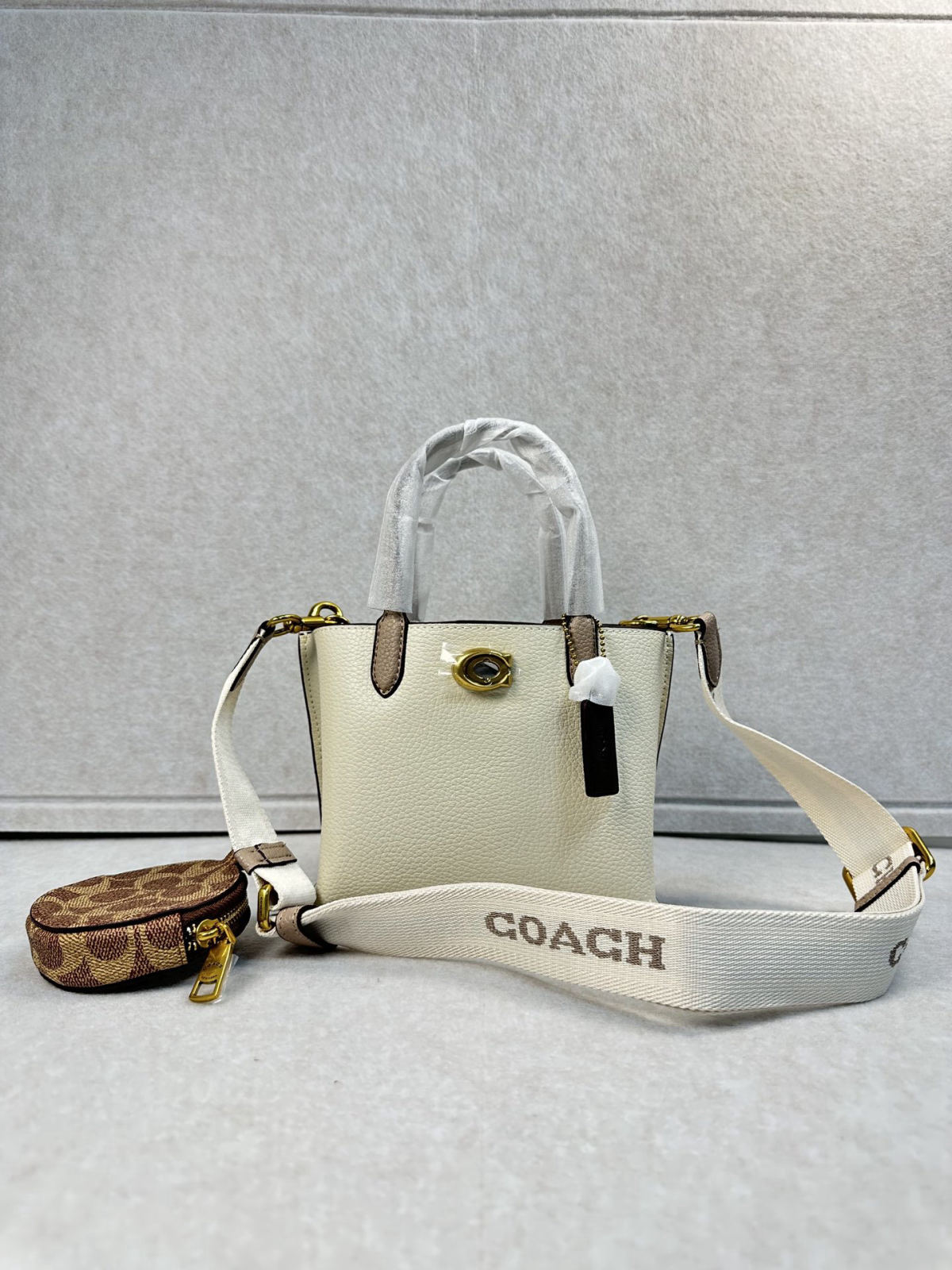 COACH