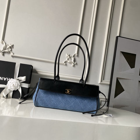 CHANEL baguette shoulder bag
