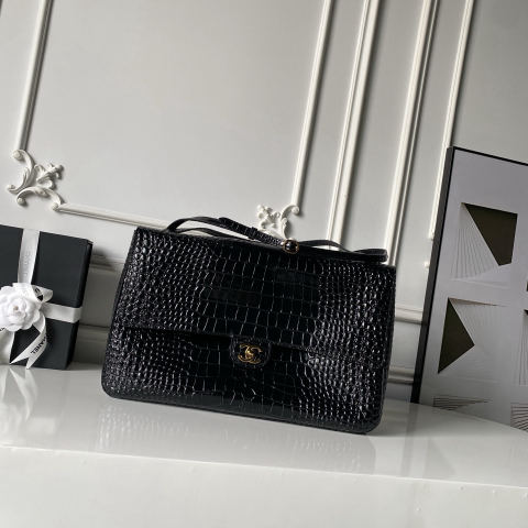 CHANEL MaXi Airport Bag