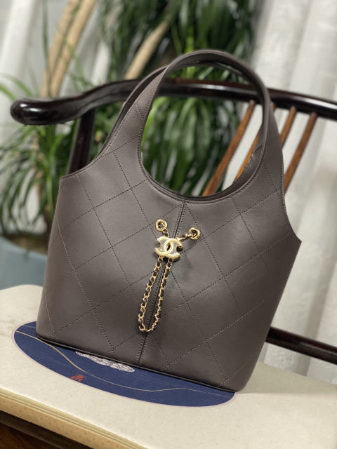 CHANEL's 2027 Early Spring Collection Leather "Basket Bag"