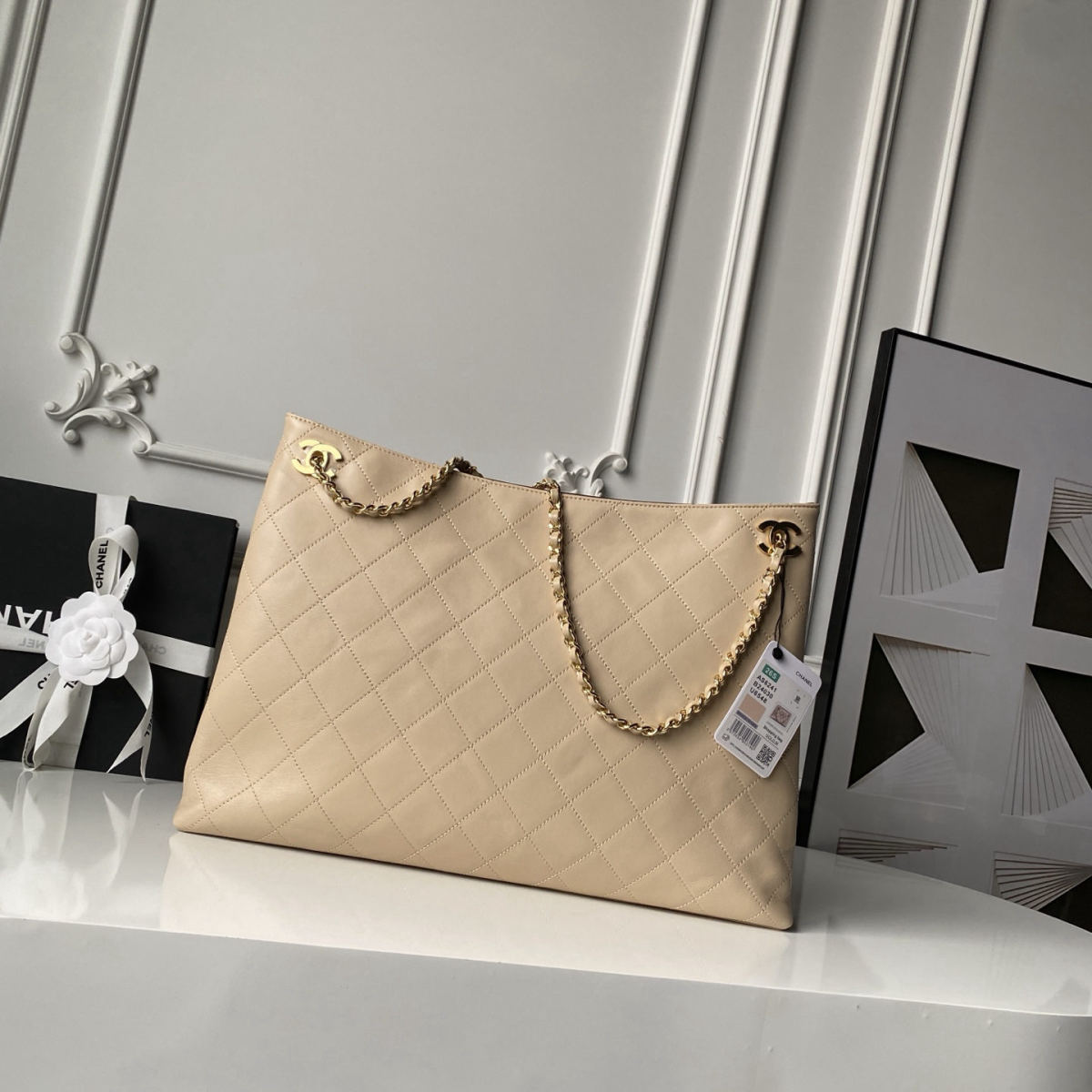 CHANEL SpringXSummer Collection's Bestselling Commuter Tote Bag