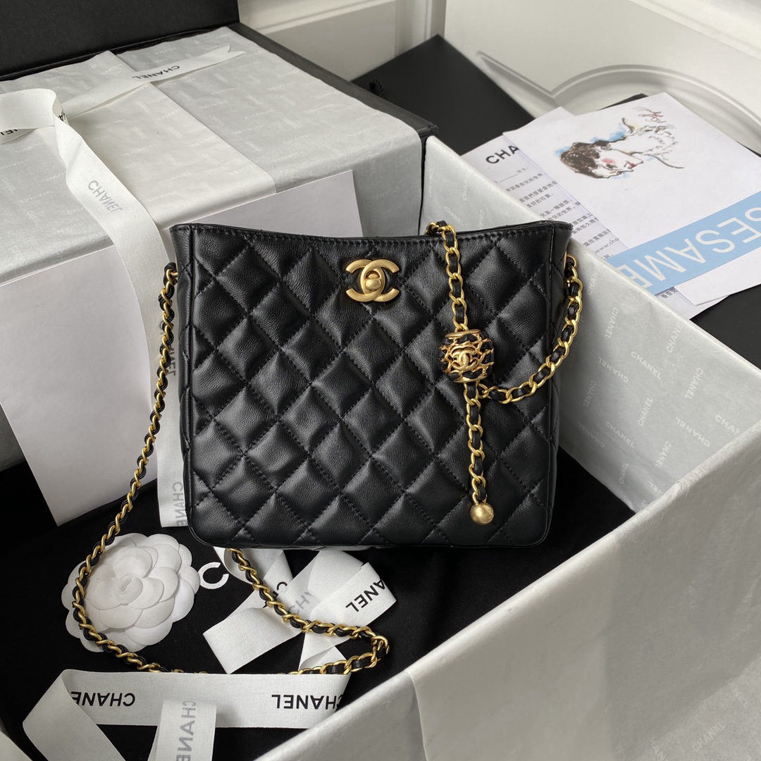 CHANEL 2022 Early Spring New Hippie Bag