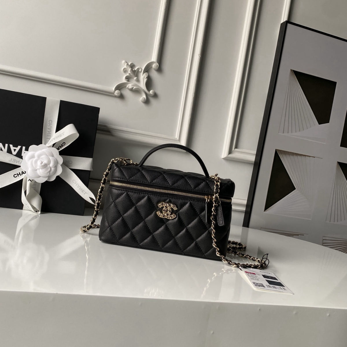 CHANEL chain clutch