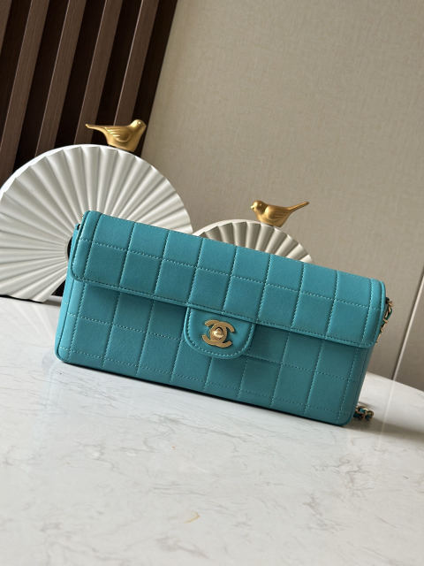 CHANEL Vintage Ice Cube Lambskin Shoulder Bag