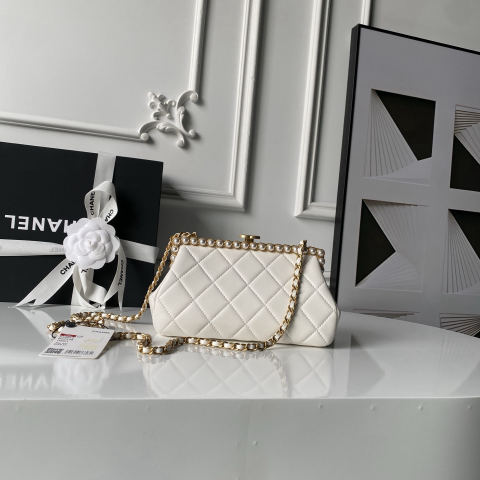 CHANEL pearl evening bag