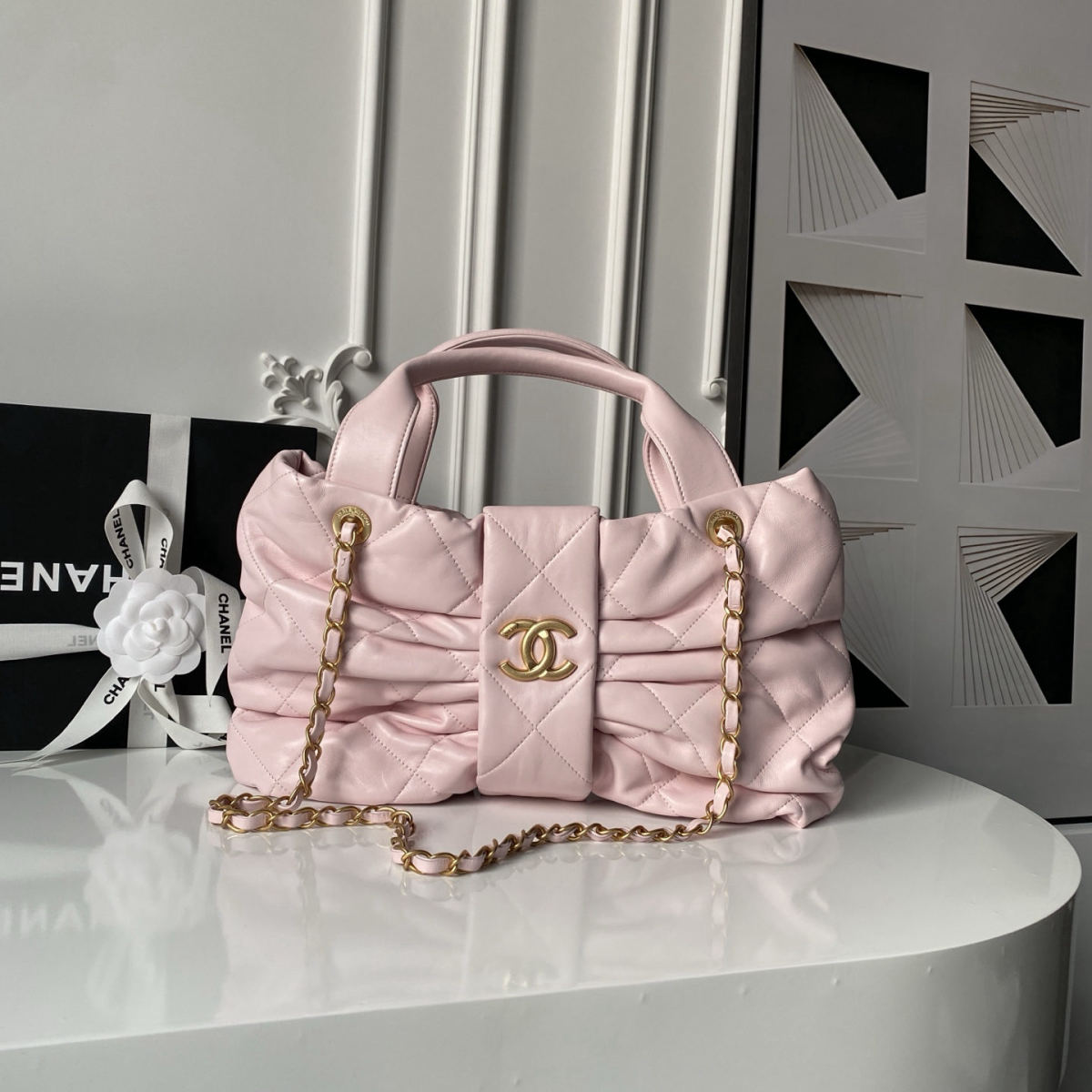 CHANEL bow