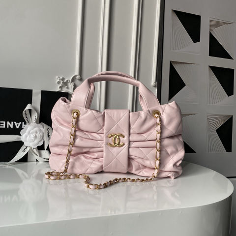 CHANEL bow