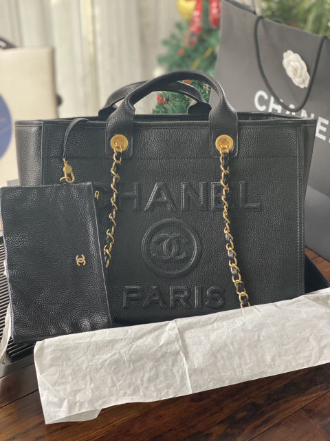 CHANEL Beach Bag