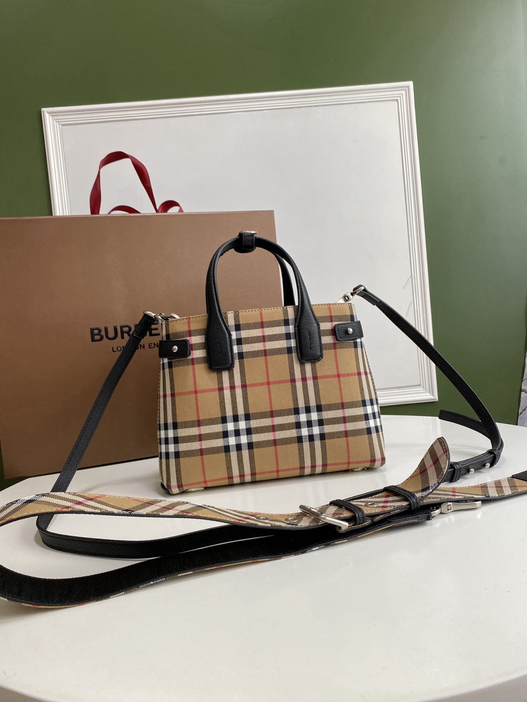 Burberry's structured Banner handbag