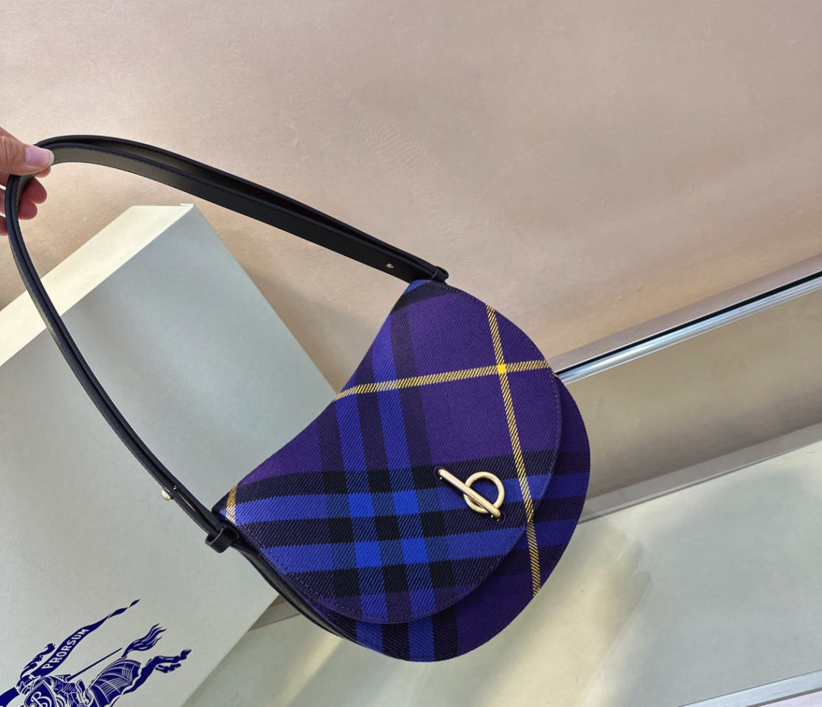 Burberry's structured Banner handbag