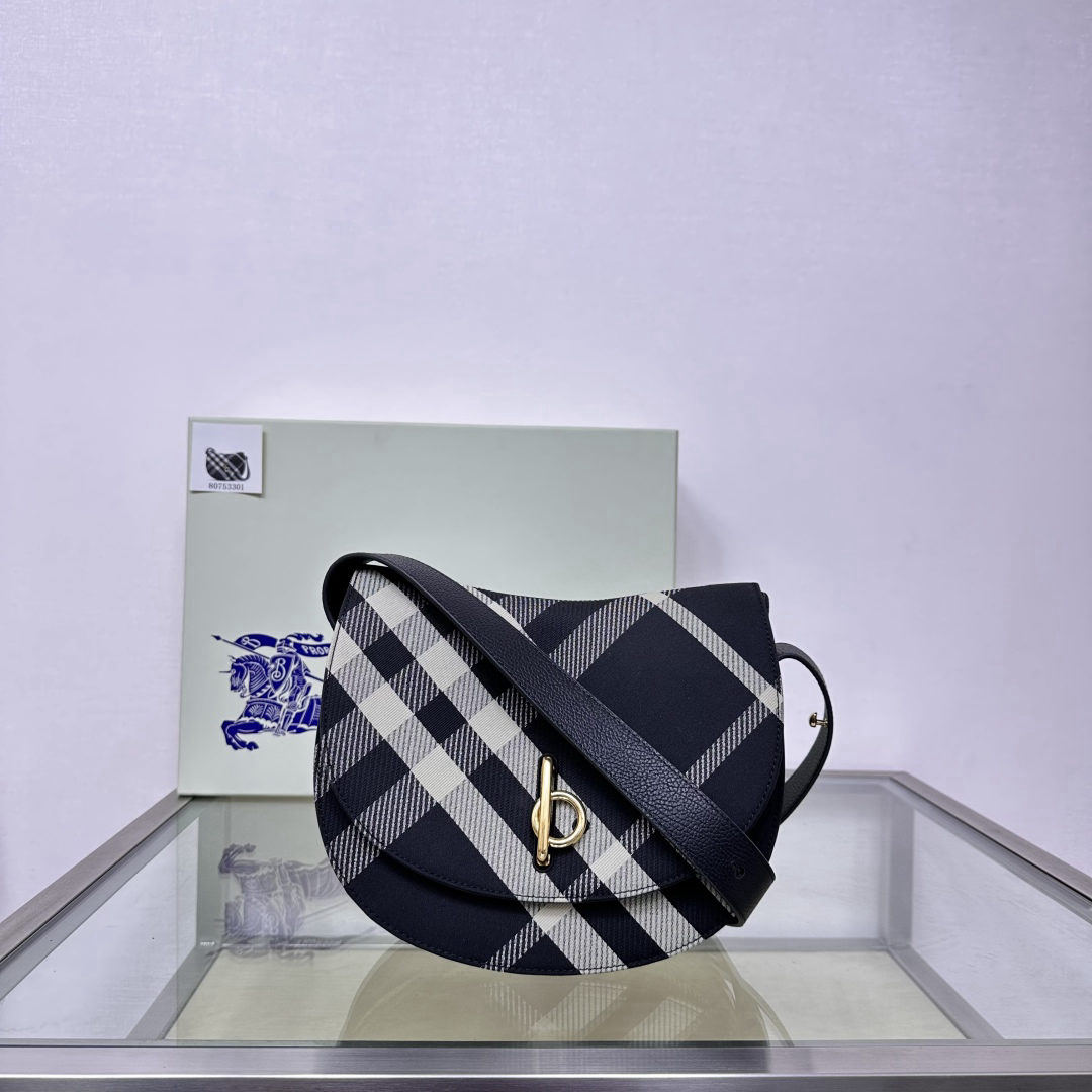 Burberry wool stand-up pouch