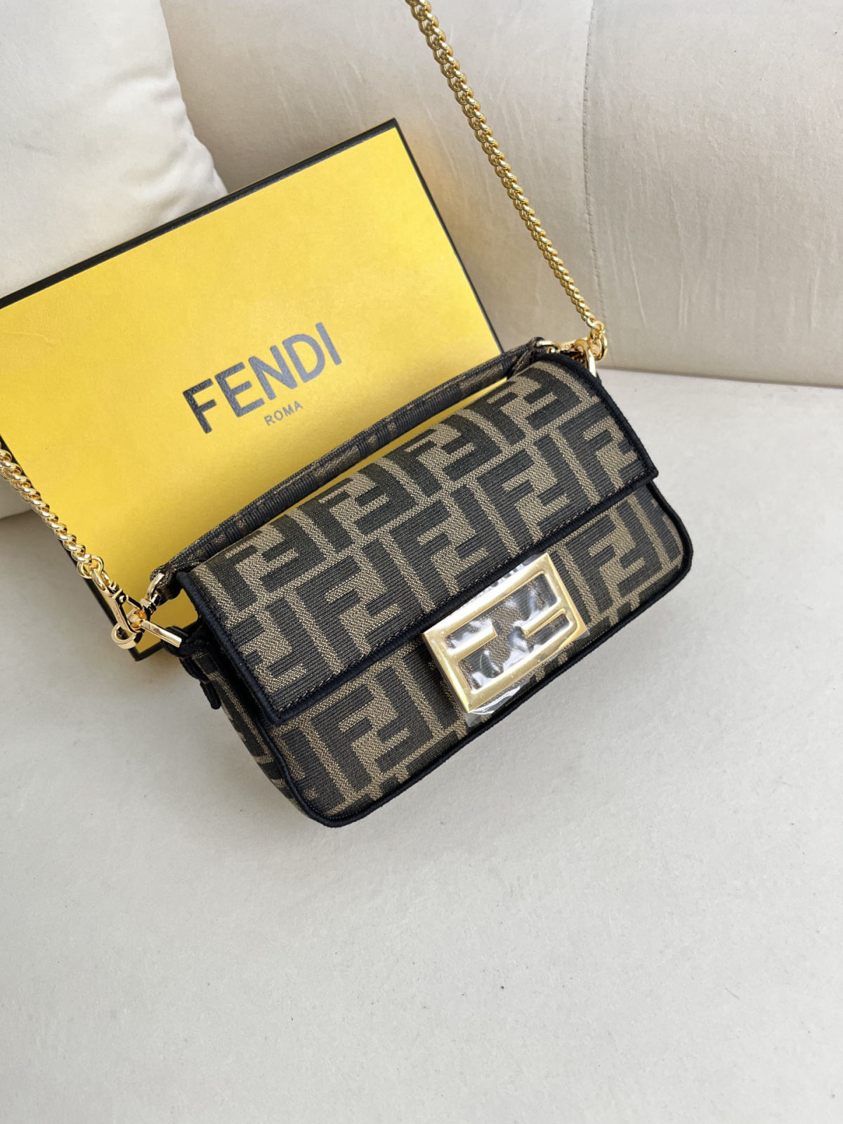Fendi baguette