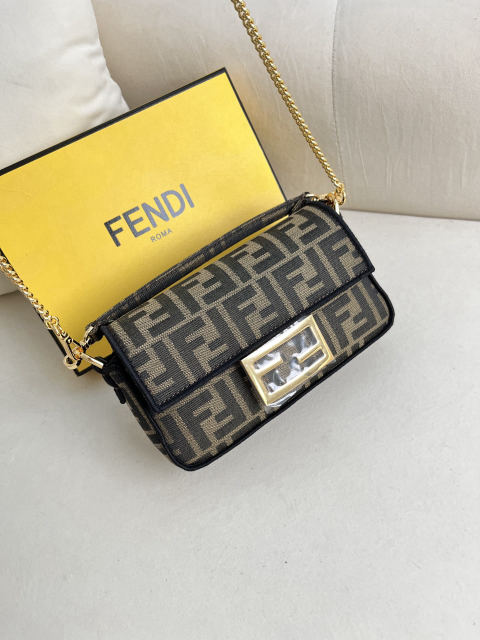 Fendi baguette