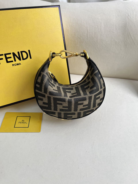 FENDI Praphy