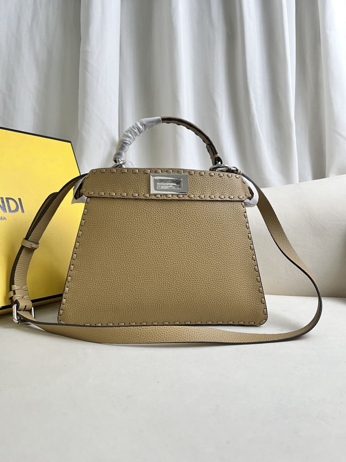 FENDI PeekabooISeeU