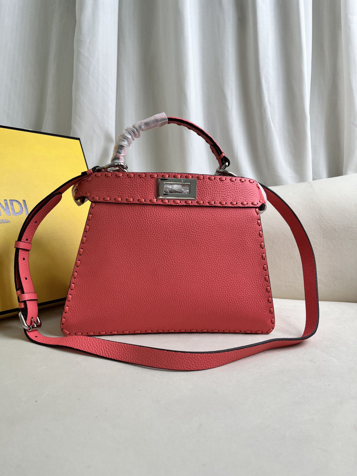 FENDI PeekabooISeeU