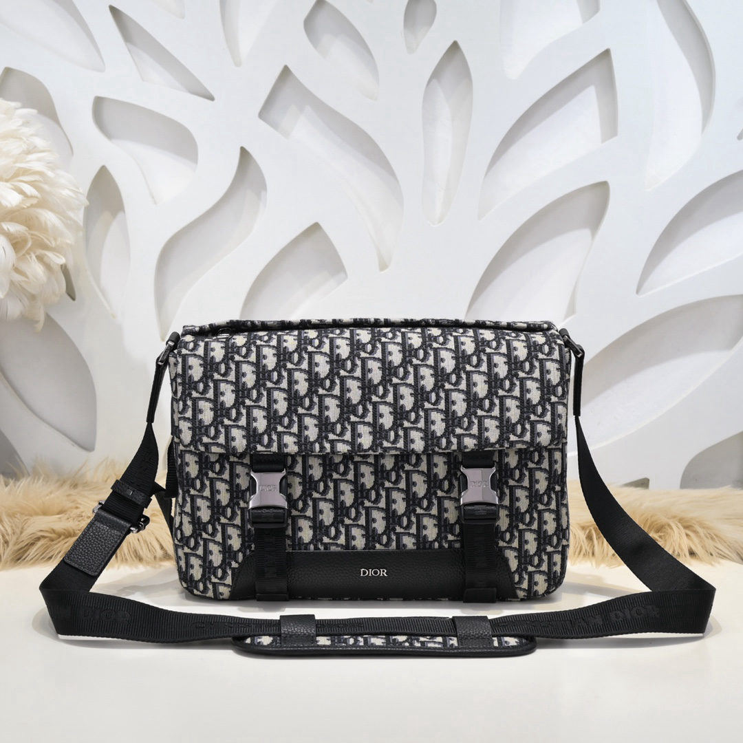 Christian Dior Oblique