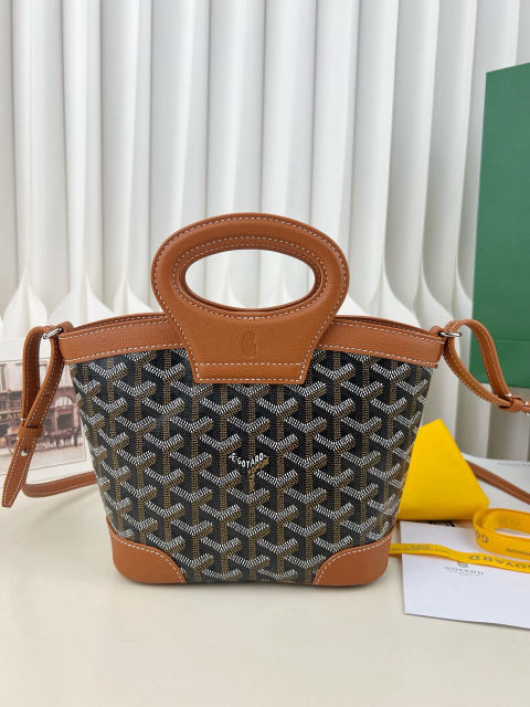 Goyard Beluga Mini