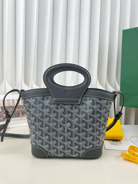 Goyard Beluga Mini