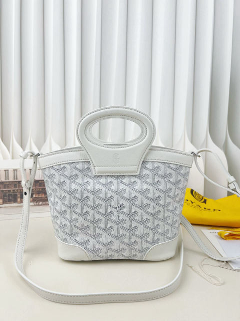 Goyard Beluga Mini