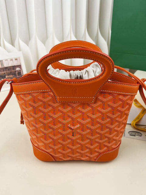 Goyard Beluga Mini